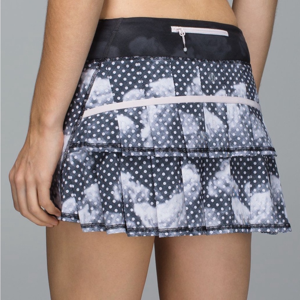 Lululemon Run: Pace Setter Skirt *2-way Stretch (Regular) Size 6